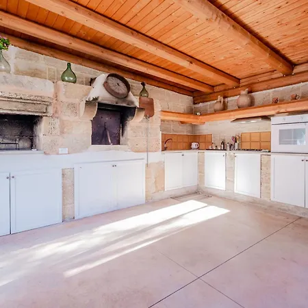 Giulia Con Piscina Privata -