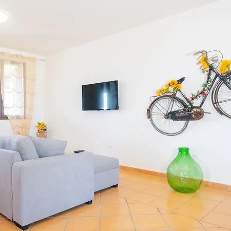 Giulia Con Piscina Privata - Specchia