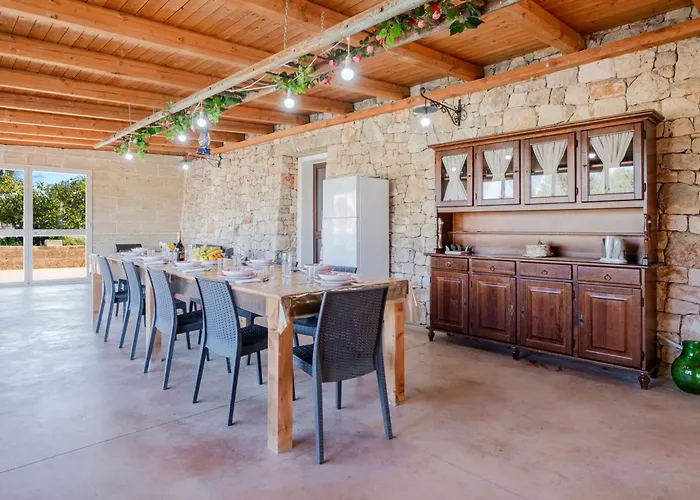 Giulia Con Piscina Privata - * Specchia